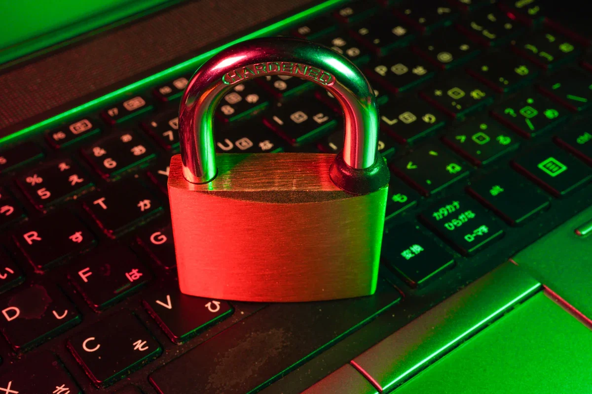 Detect Password Spray Attacks in Microsoft Entra ID Using KQL